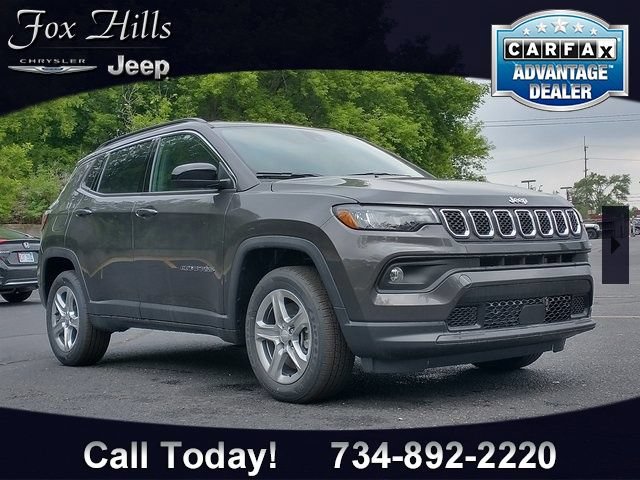 New 2023 Jeep Compass Latitude w/ Convenience Group AWD/4WD image 1
