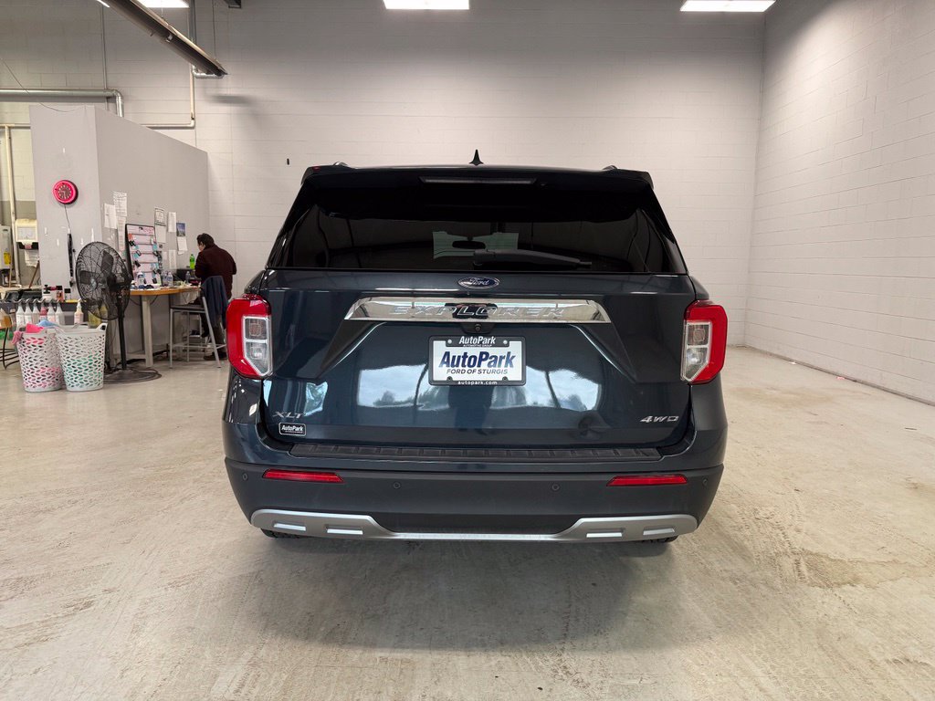 Used 2023 Ford Explorer XLT w/ Equipment Group 202A AWD/4WD image 6