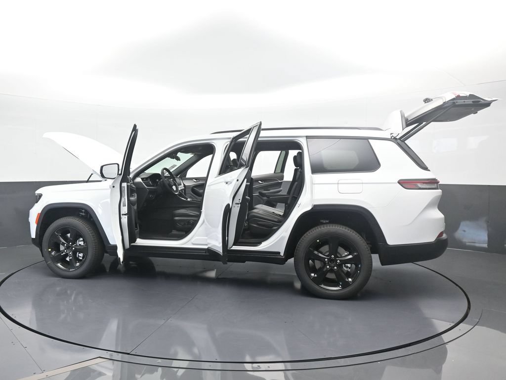 Used 2025 Jeep Grand Cherokee L Limited w/ Black Appearance Package AWD/4WD image 69