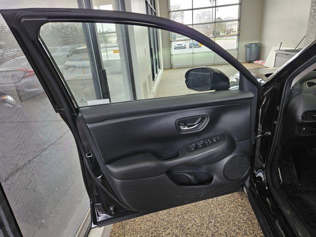 Used 2023 Honda HR-V LX image 17