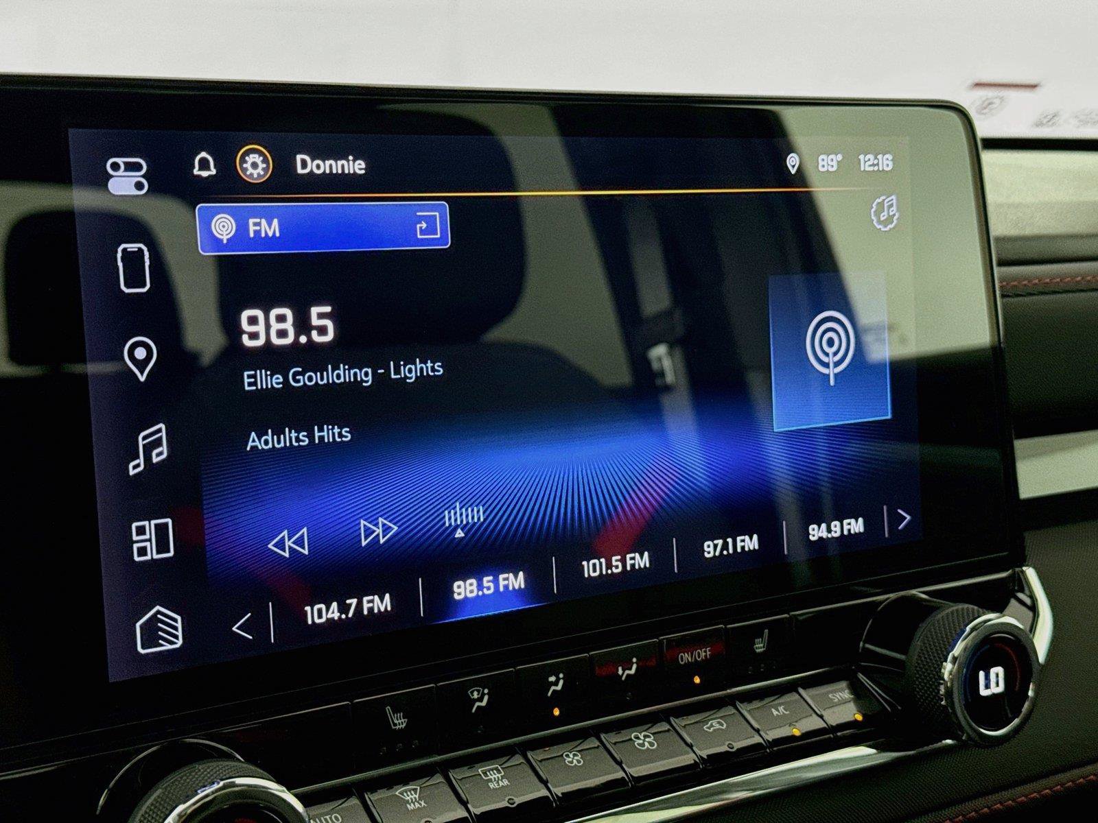 Used 2024 Chevrolet Colorado Z71 w/ Z71 Convenience Package 2 AWD/4WD image 23