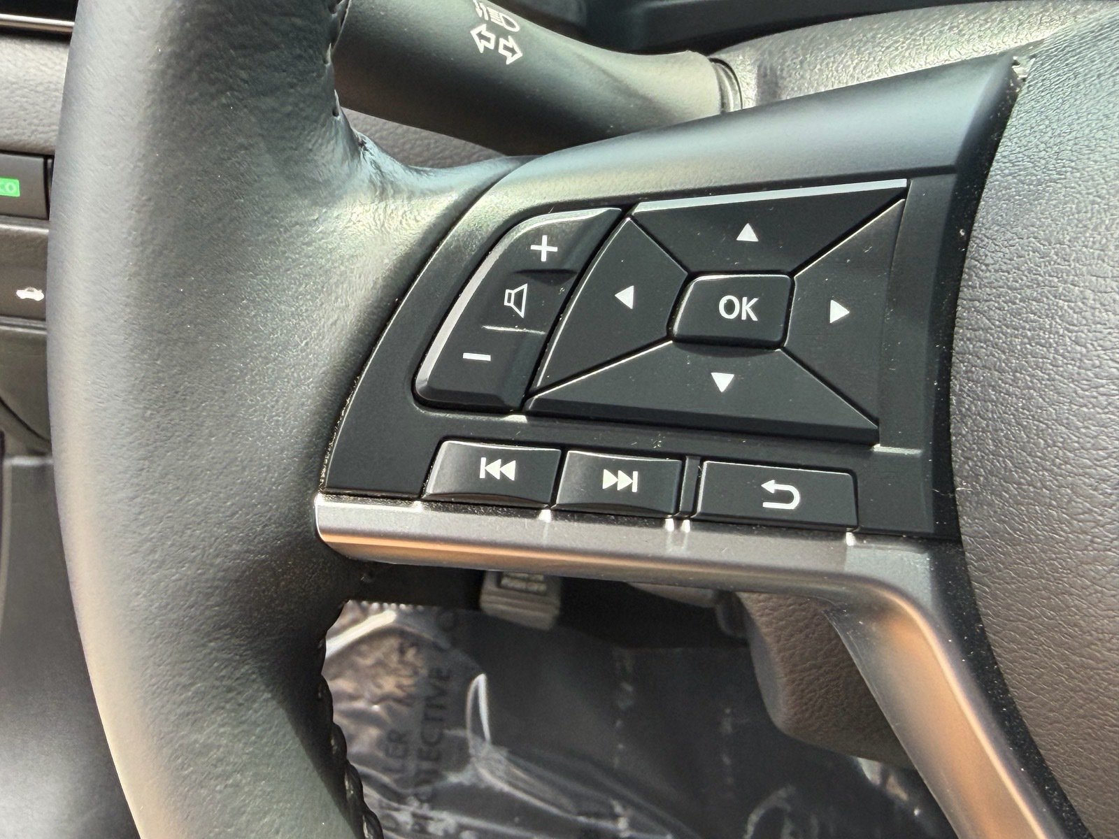 Used 2024 Nissan Sentra SV w/ All-Weather Package FWD image 32