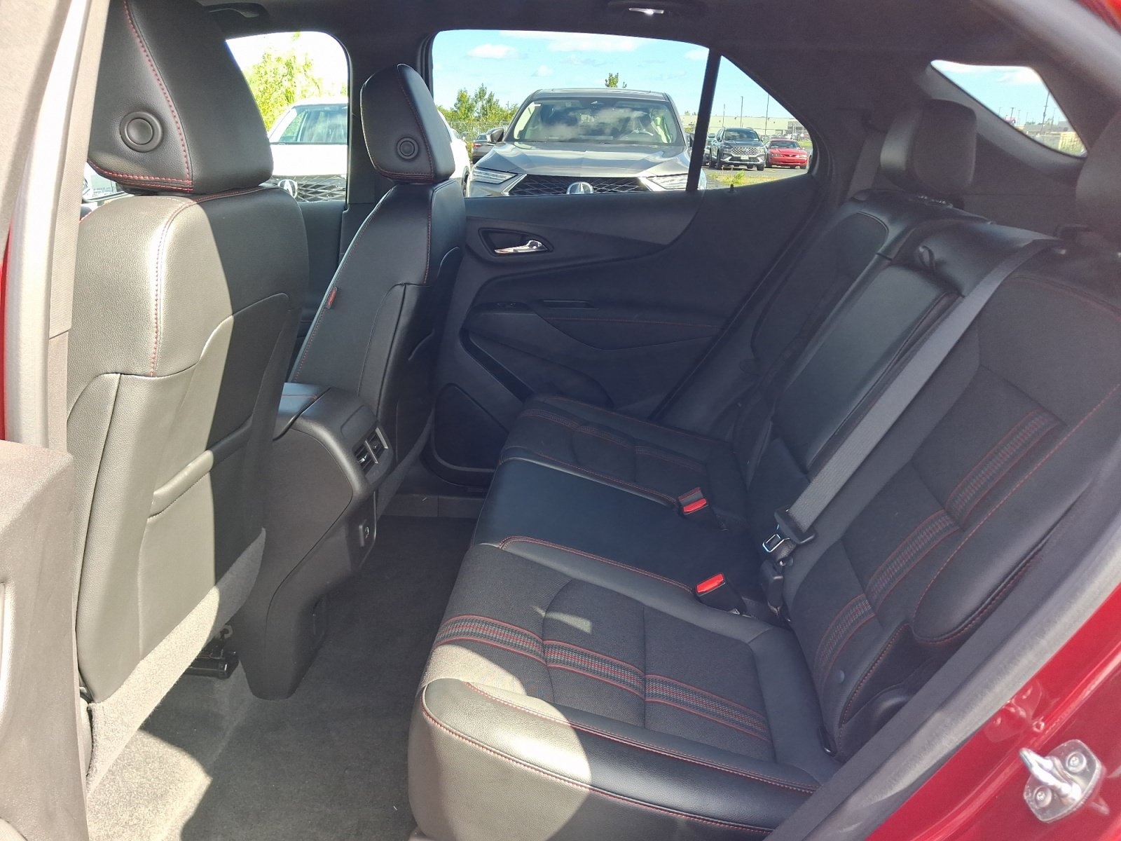 Used 2024 Chevrolet Equinox RS AWD/4WD image 18