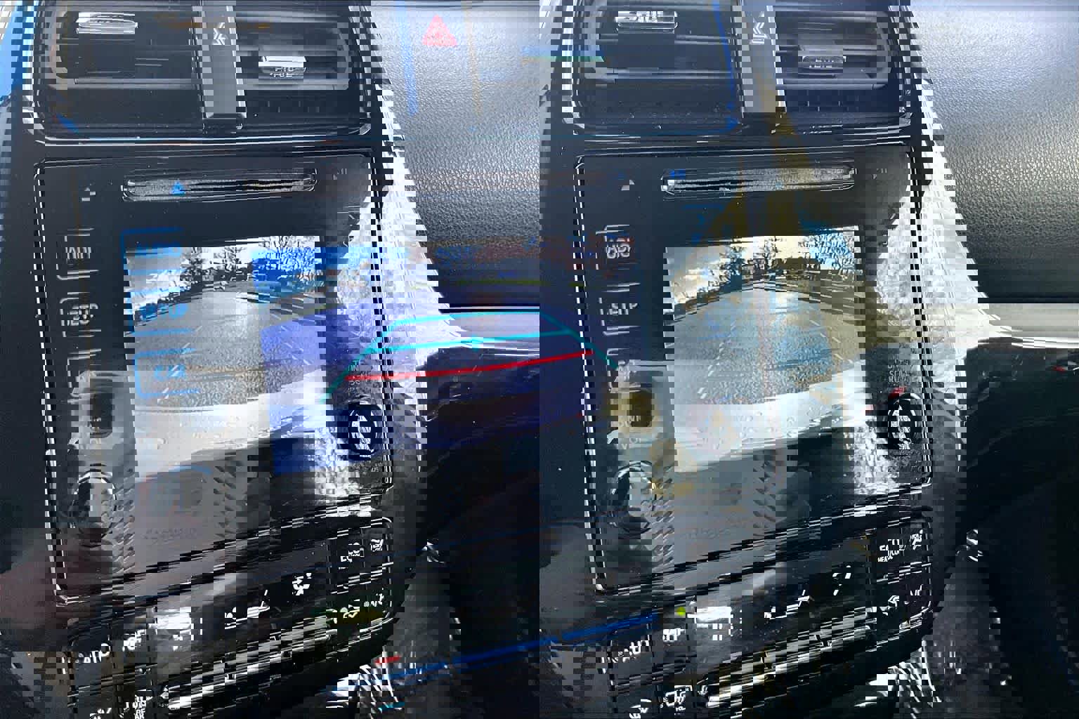 Used 2019 Toyota Prius LE w/ Carpet Mat Package image 25