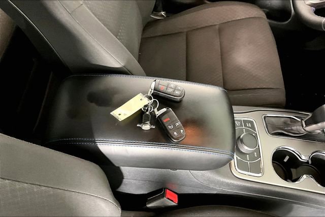 Used 2019 Jeep Grand Cherokee Laredo image 32