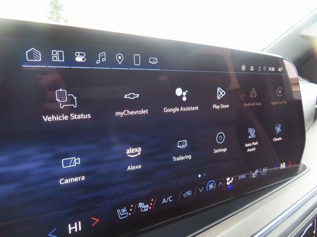 Certified 2025 Chevrolet Suburban Premier image 19