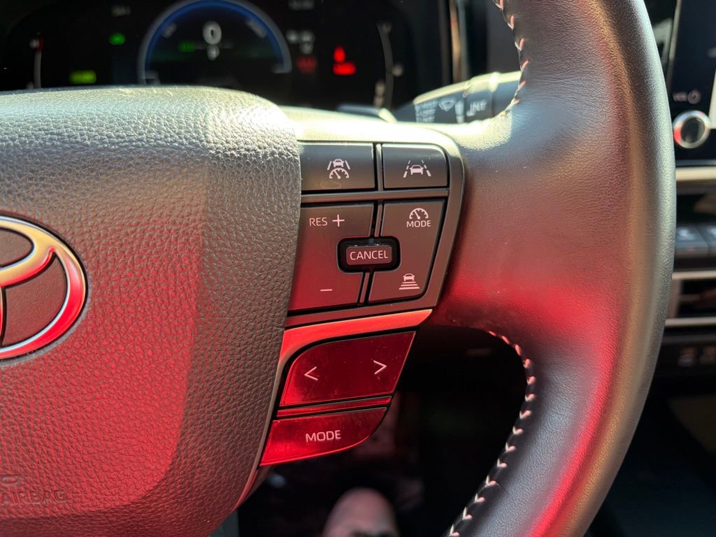 Certified 2025 Toyota Camry SE image 18