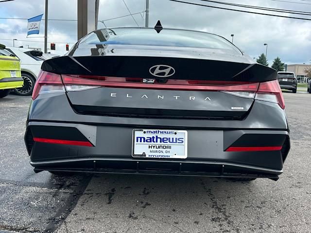 New 2025 Hyundai Elantra Limited image 5