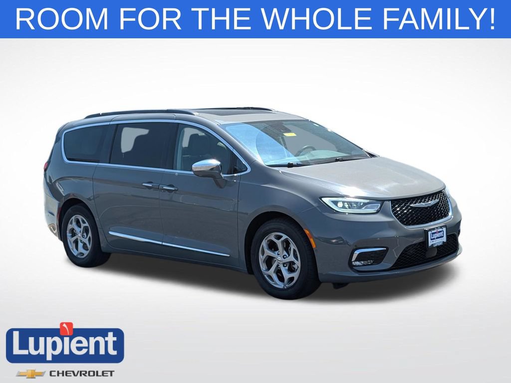 Used 2022 Chrysler Pacifica Limited FWD image 1