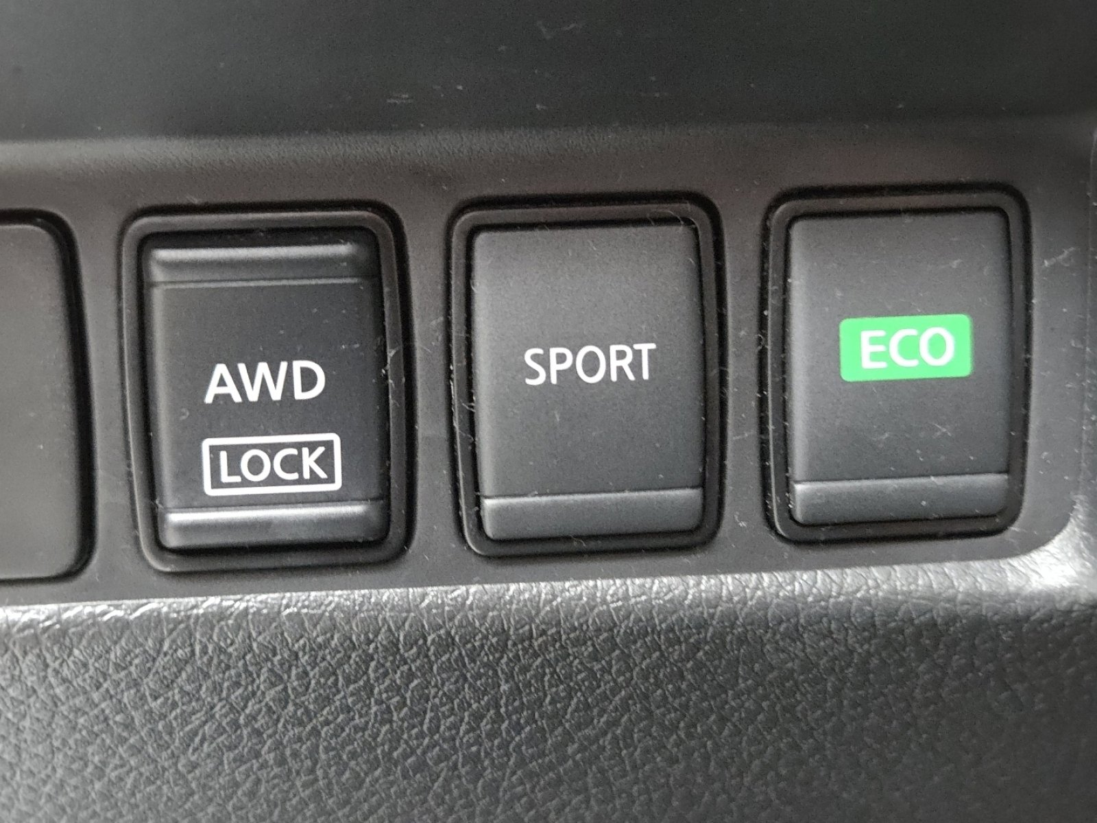 Used 2019 Nissan Rogue S image 4