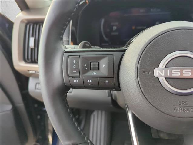 Used 2025 Nissan Pathfinder Platinum w/ Cargo Package FWD image 14