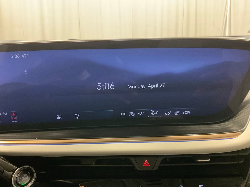 Used 2024 Buick Envision Avenir AWD/4WD image 22