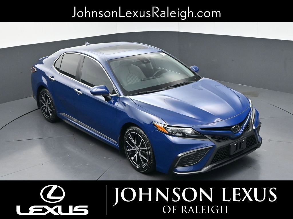 Used 2023 Toyota Camry SE w/ Cold Weather Package image 18