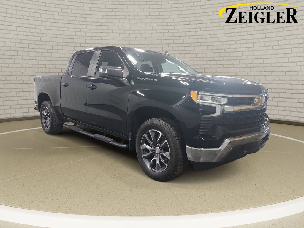 Used 2024 Chevrolet Silverado 1500 LT AWD/4WD image 3