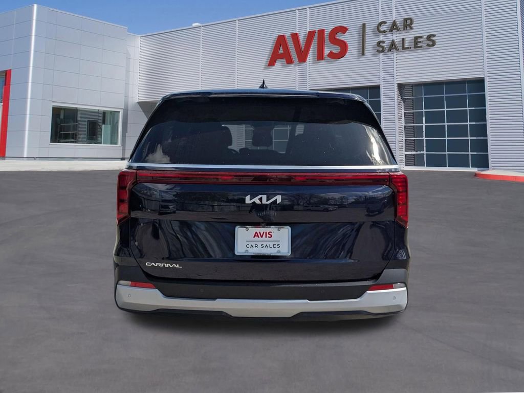 Used 2025 Kia Carnival image 7