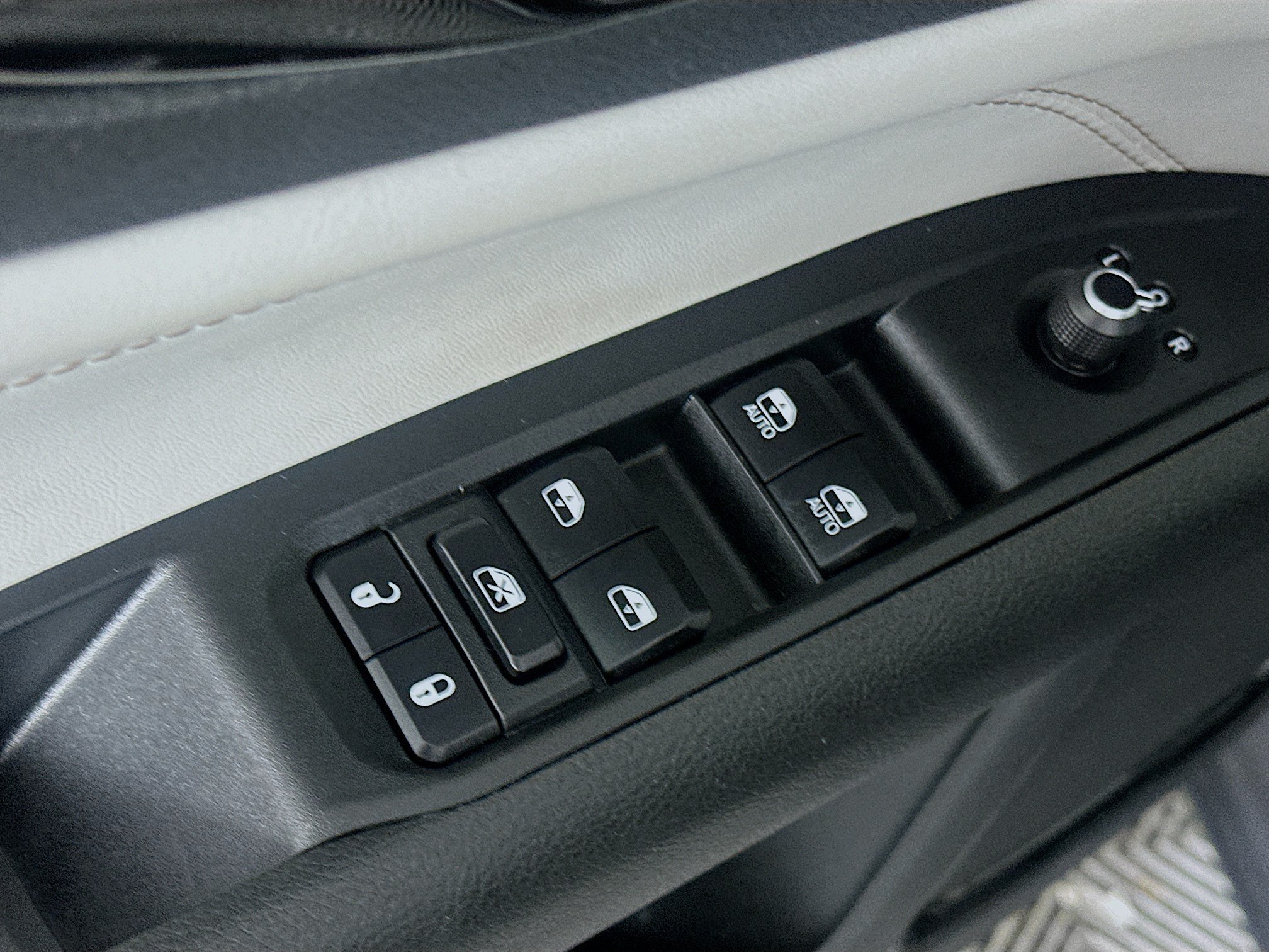 Used 2023 Jeep Compass Limited AWD/4WD image 15