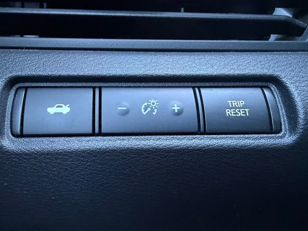 Used 2024 Nissan Altima 2.5 SV image 19