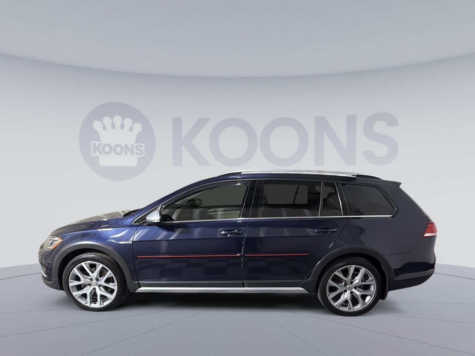 Used 2019 Volkswagen Golf Alltrack SE AWD/4WD image 2