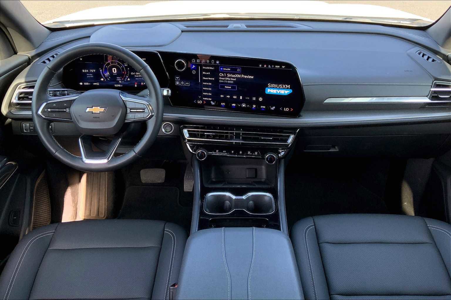 Used 2024 Chevrolet Traverse LT image 15