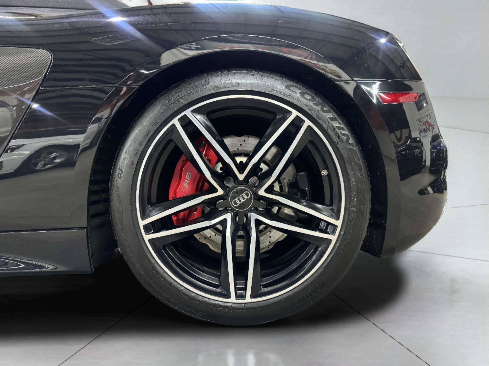 Used 2017 Audi R8 V10 w/ Carbon Exterior Package AWD/4WD image 59