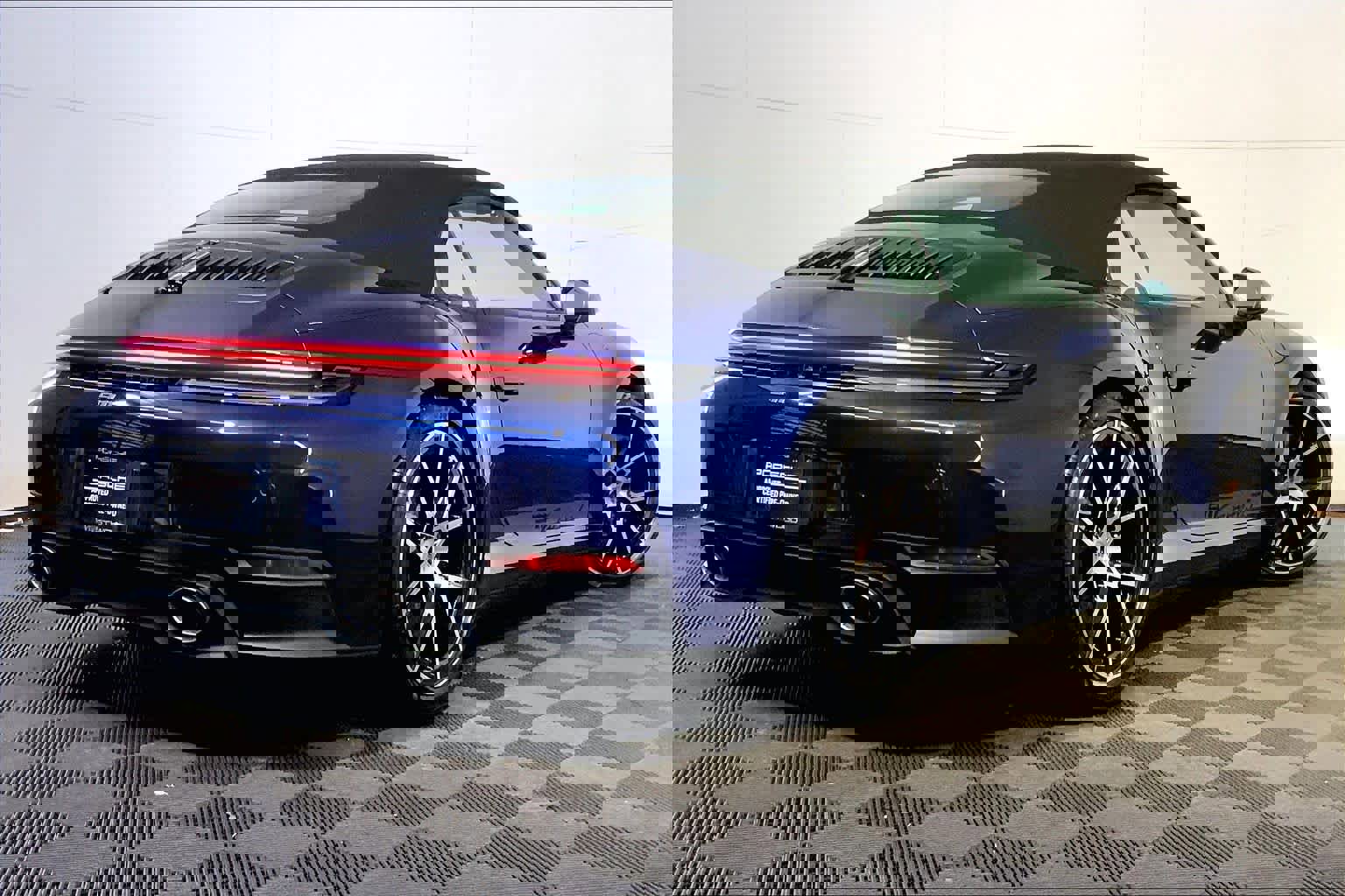 Used 2025 Porsche 911 Carrera T image 7