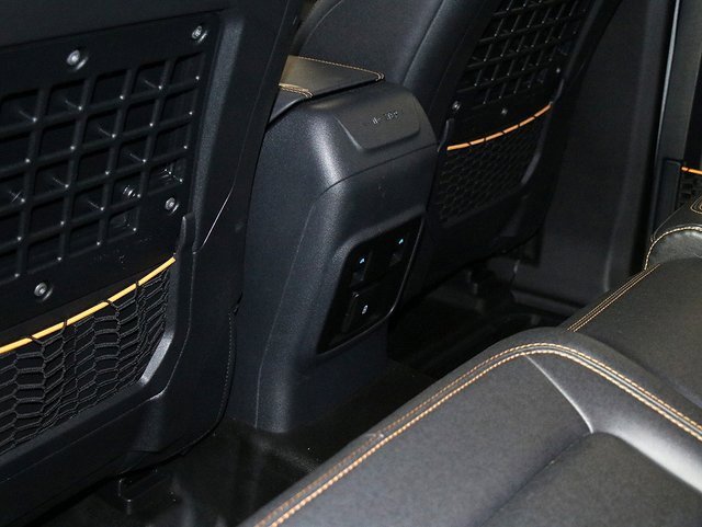 Used 2024 Ford Bronco Badlands image 15