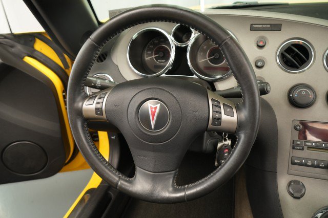 Used 2007 Pontiac Solstice GXP w/ Premium Package RWD image 42