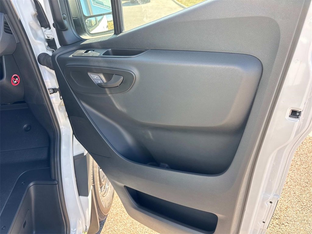 New 2025 Mercedes-Benz Sprinter 2500 image 10
