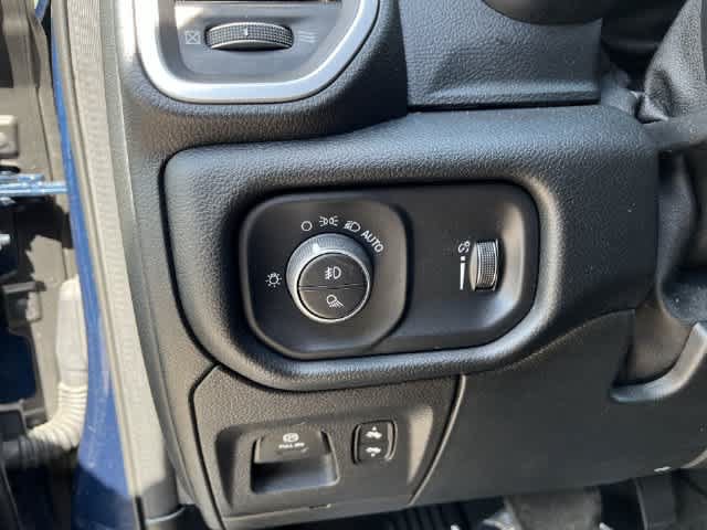 Used 2020 RAM 1500 Big Horn AWD/4WD image 31