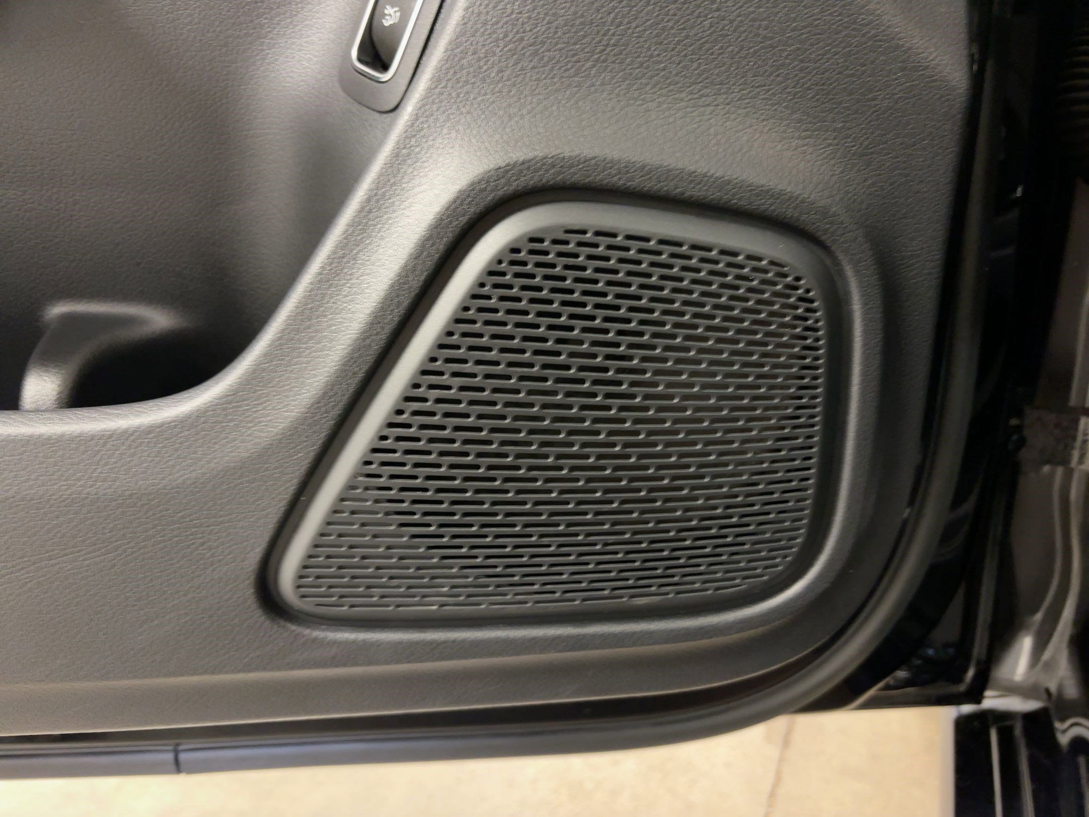 Used 2025 Mercedes-Benz CLA 250 image 23