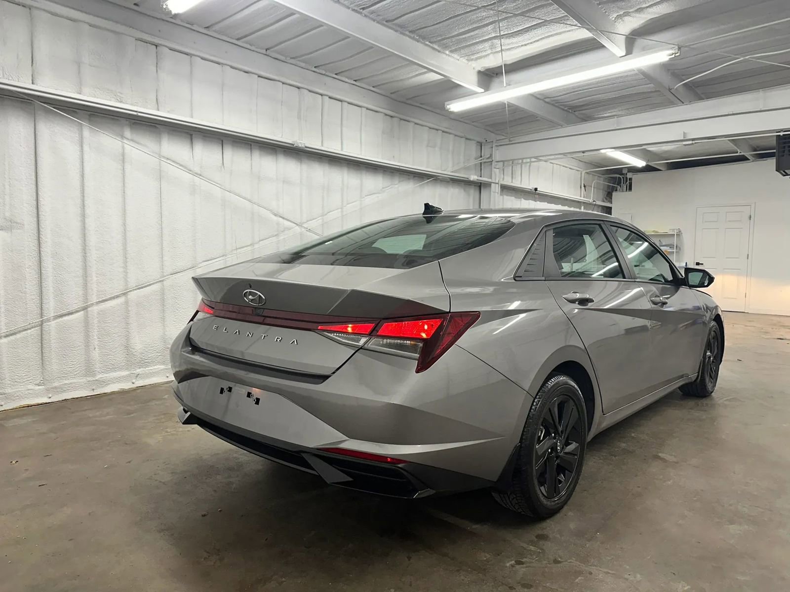 Used 2023 Hyundai Elantra SEL image 4