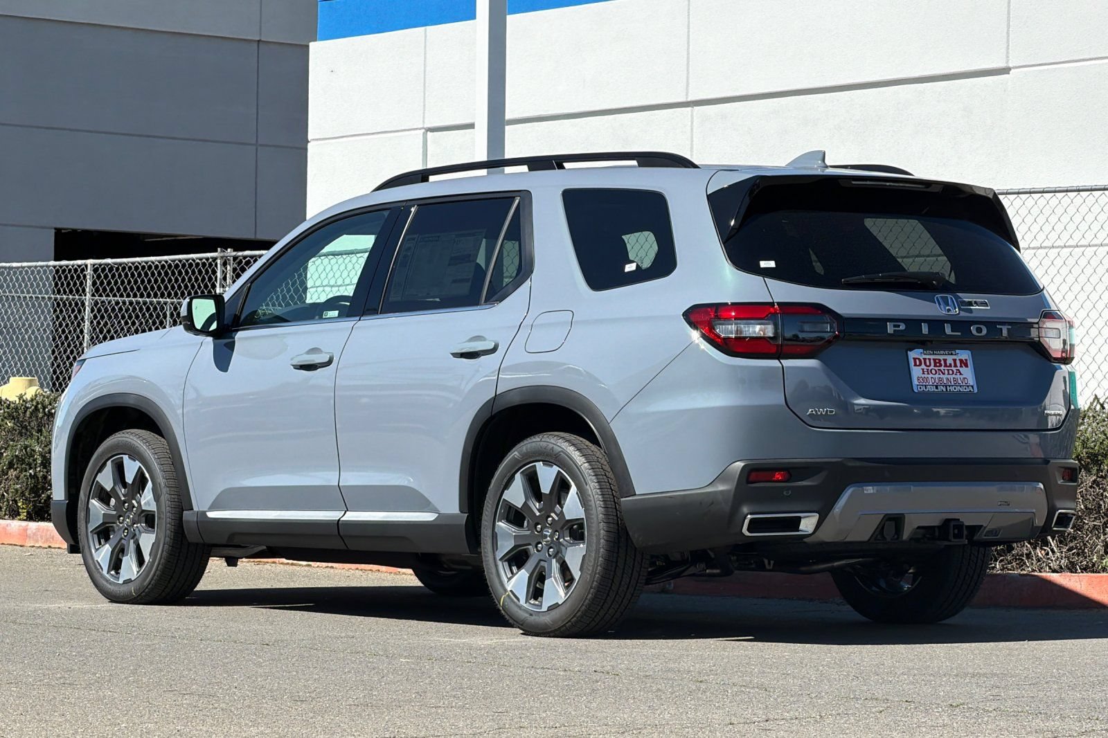 New 2026 Honda Pilot Touring image 5