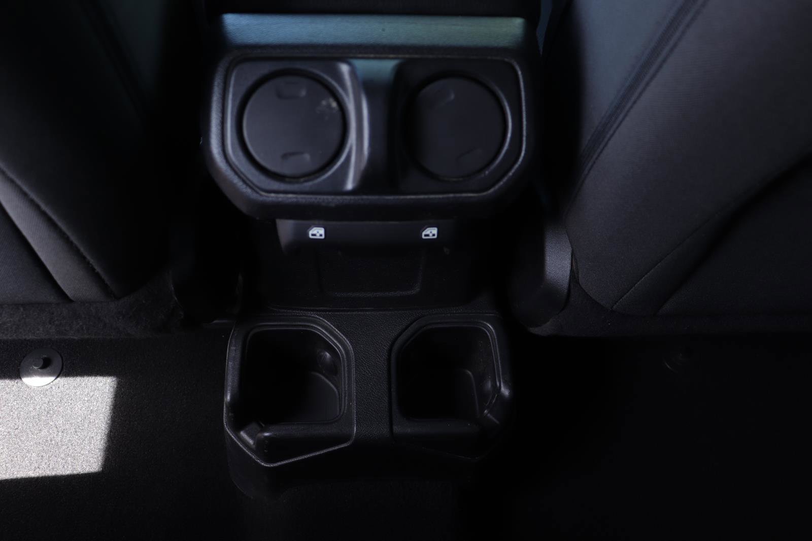 Used 2018 Jeep Wrangler Unlimited Sport S image 9