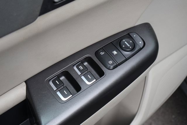 Used 2017 Kia Sportage EX AWD/4WD image 16