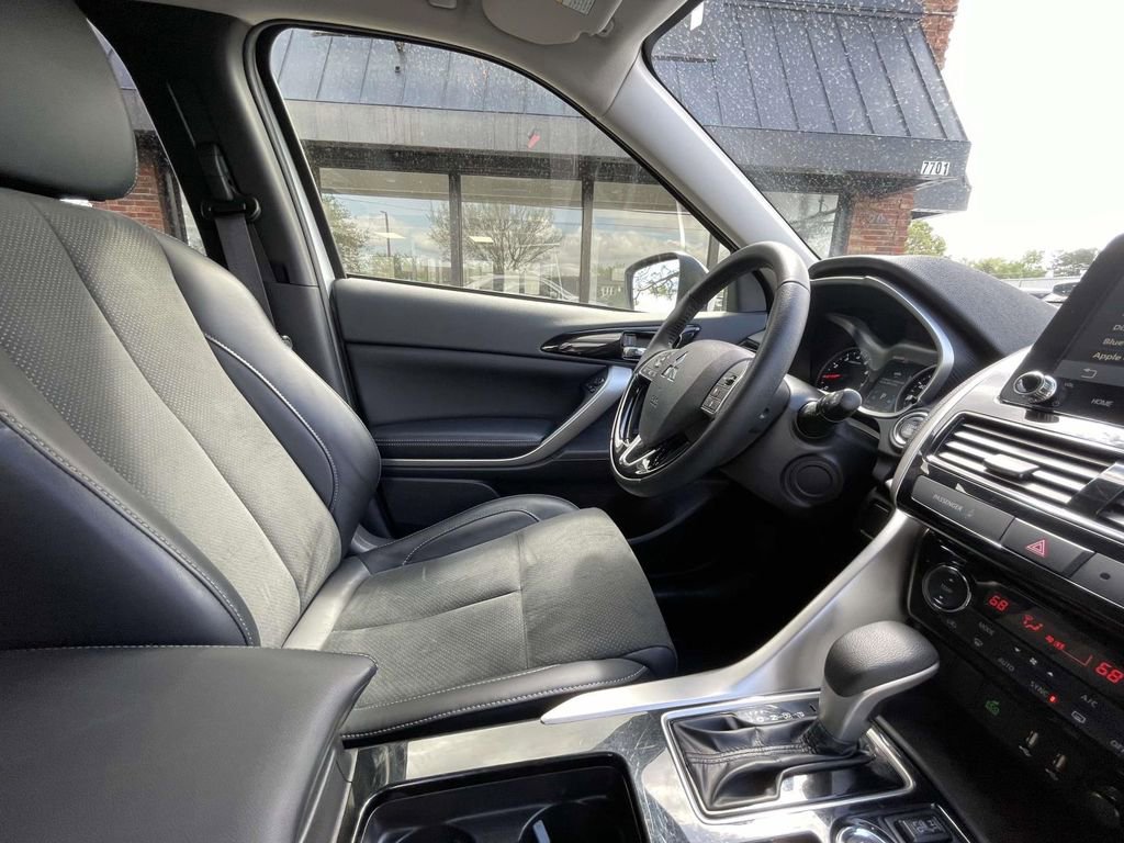 Used 2025 Mitsubishi Eclipse Cross SE image 16
