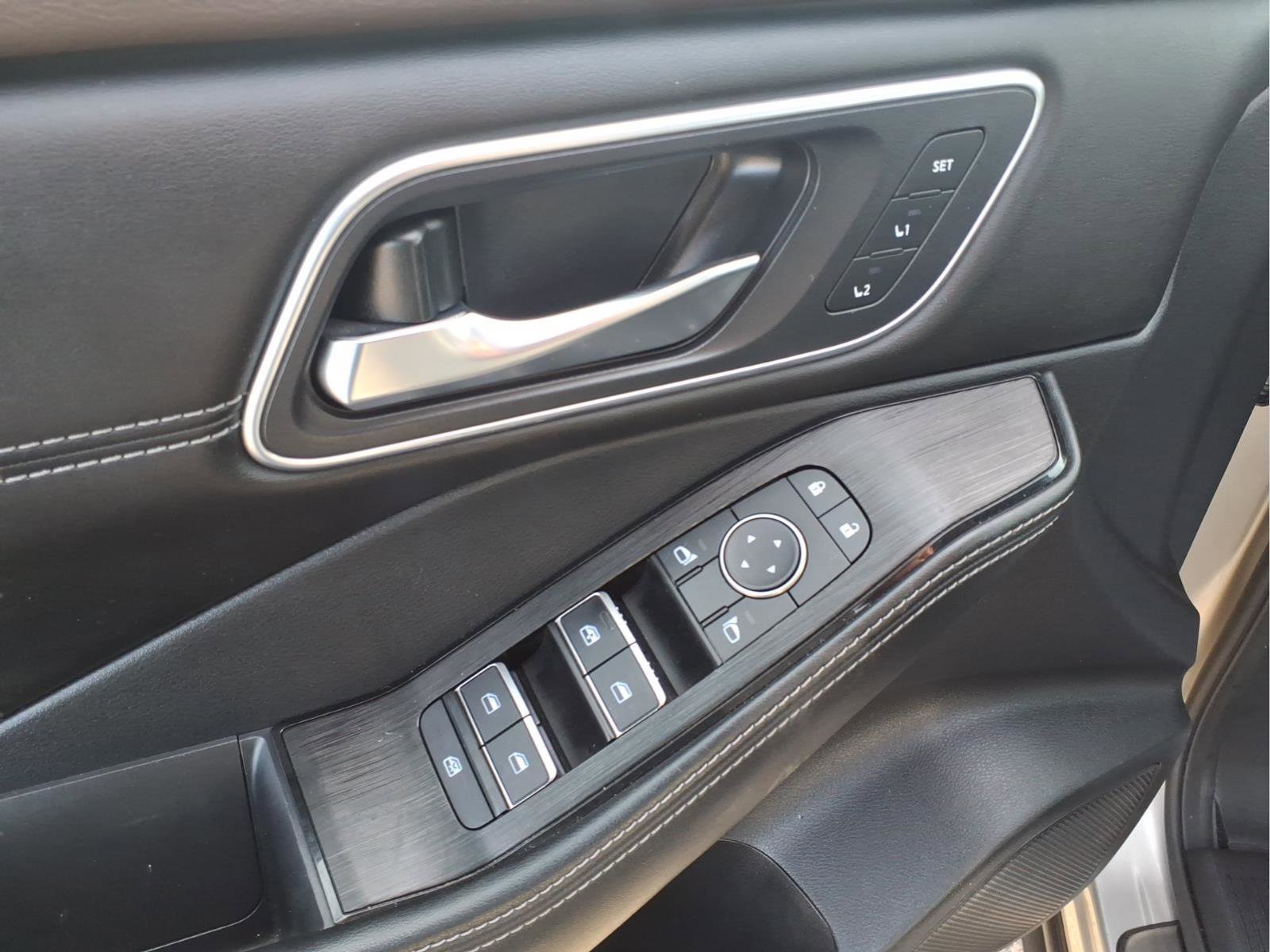 Used 2021 Nissan Rogue Platinum image 14
