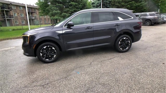 New 2025 Kia Sorento S image 7