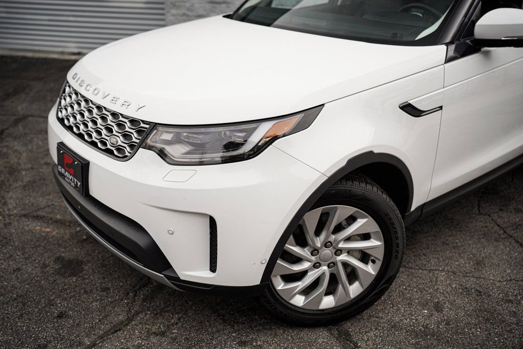 Used 2023 Land Rover Discovery S image 2