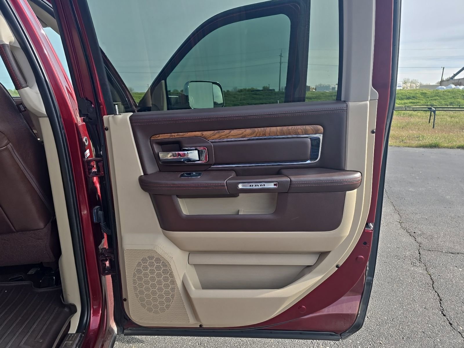 Used 2018 RAM 3500 Laramie Longhorn w/ Longhorn Southfork Package AWD/4WD image 19