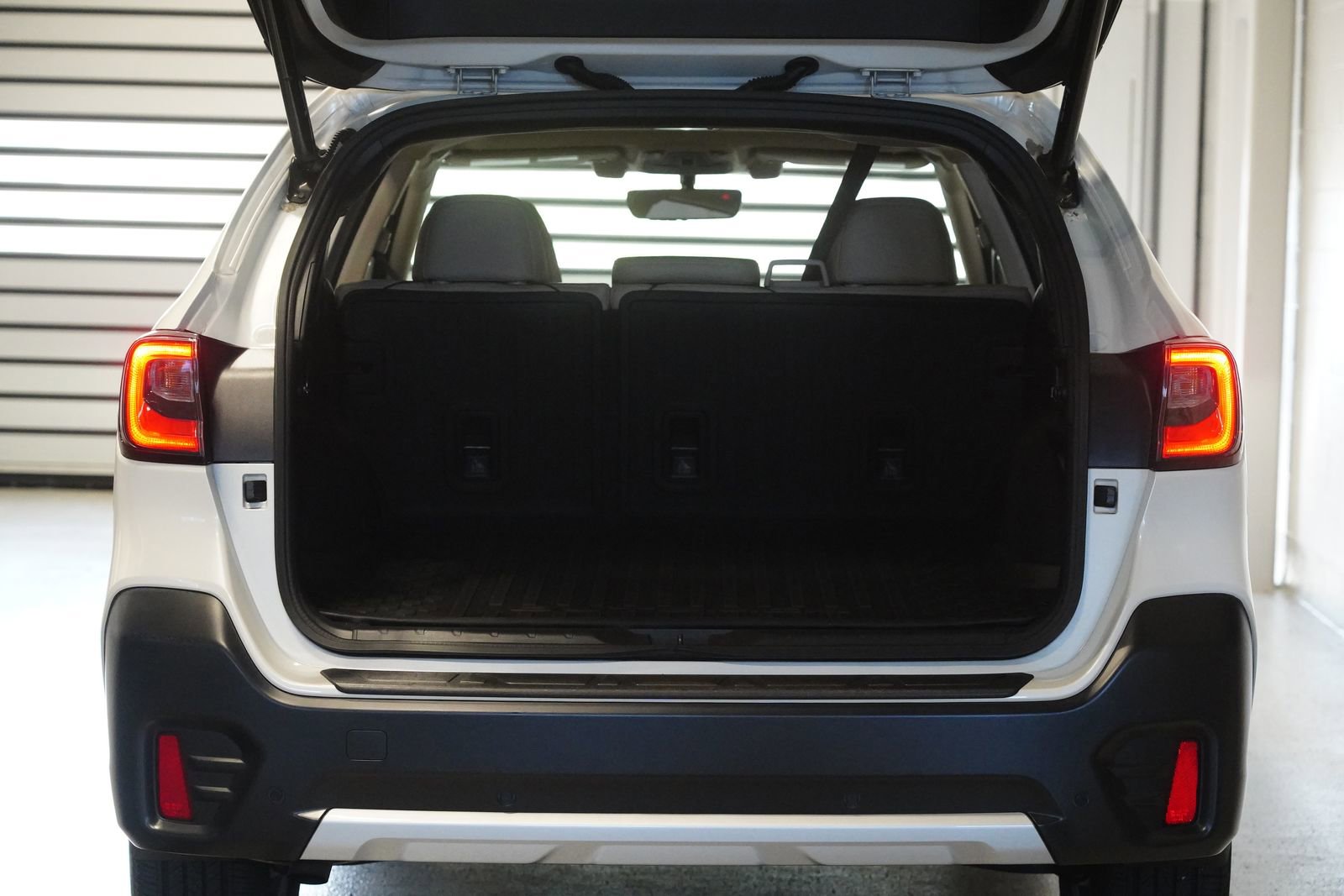 Used 2020 Subaru Outback Limited w/ Popular Package #2 image 32