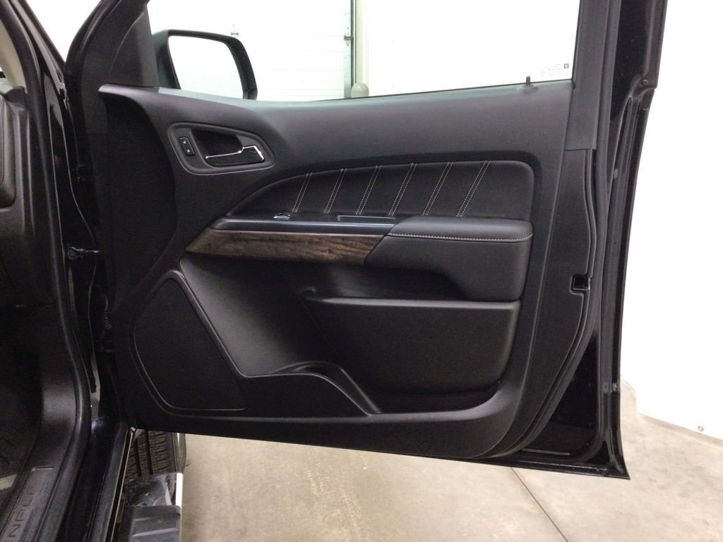 Used 2022 GMC Canyon Denali image 34