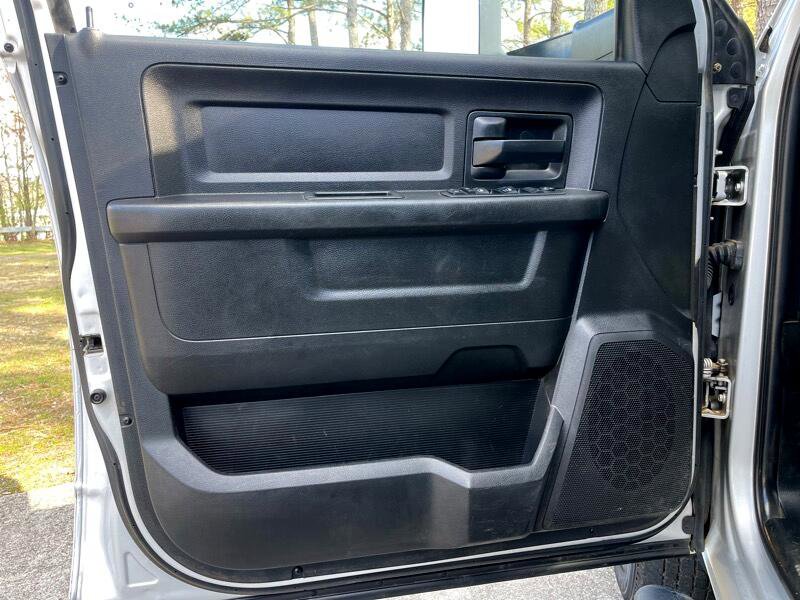 Used 2018 RAM 3500 Tradesman image 12