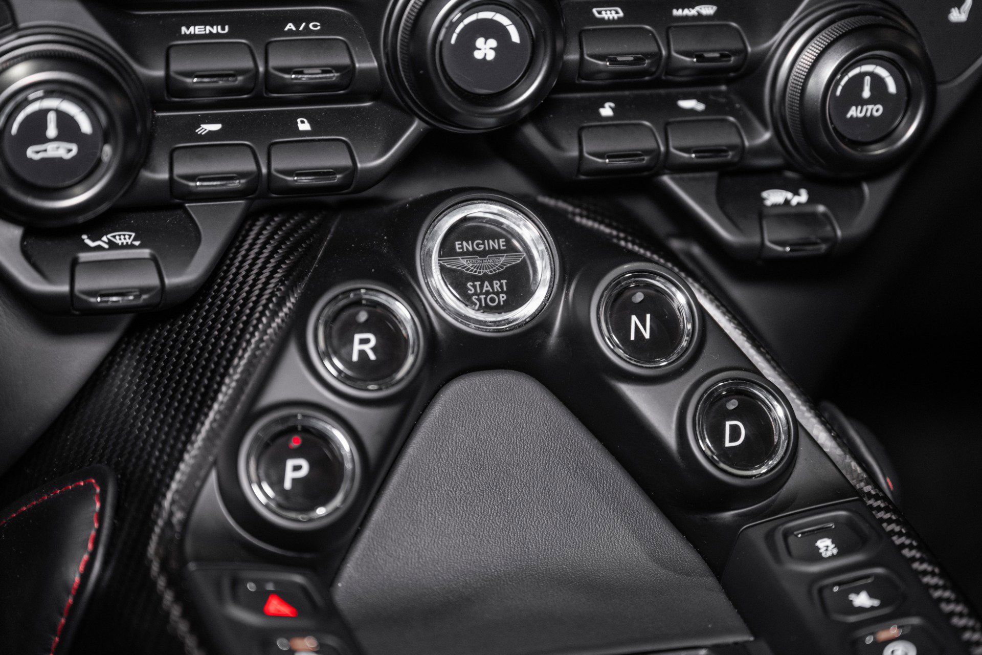 Used 2023 Aston Martin V8 Vantage Coupe image 27