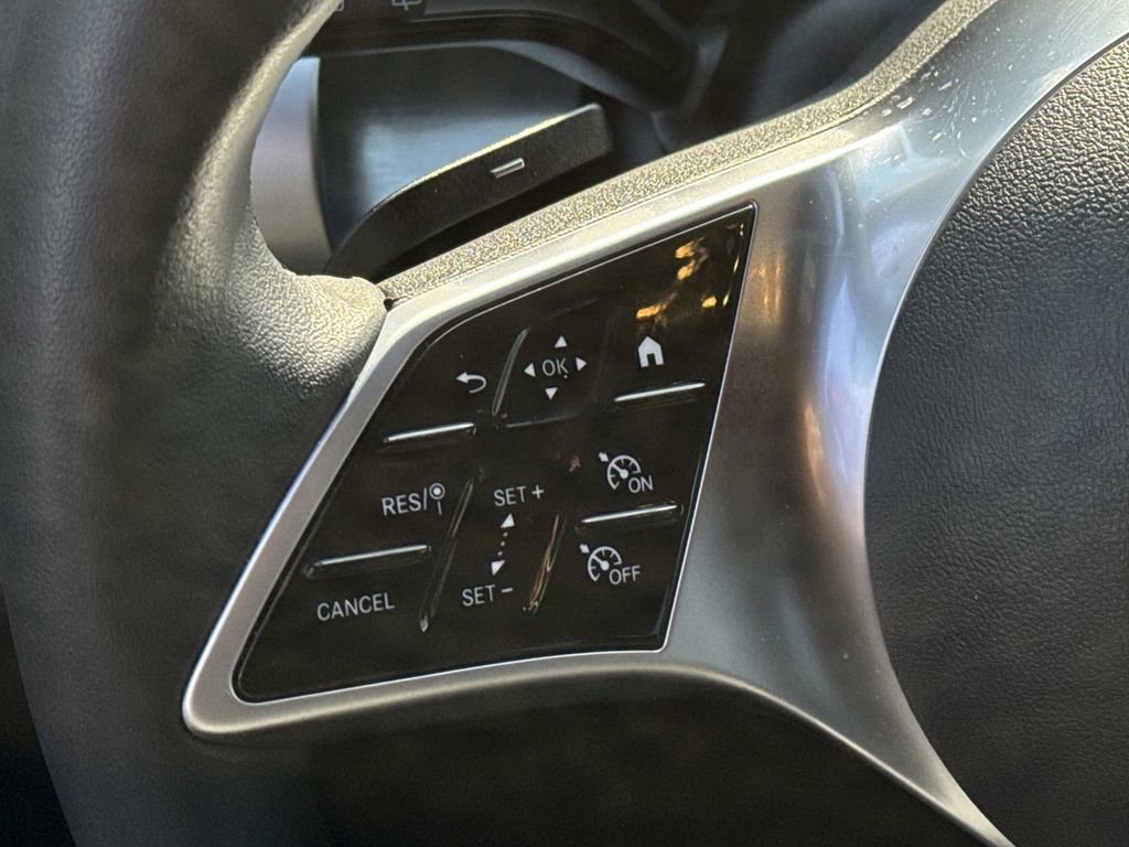 Used 2025 Mercedes-Benz GLB 250 image 23