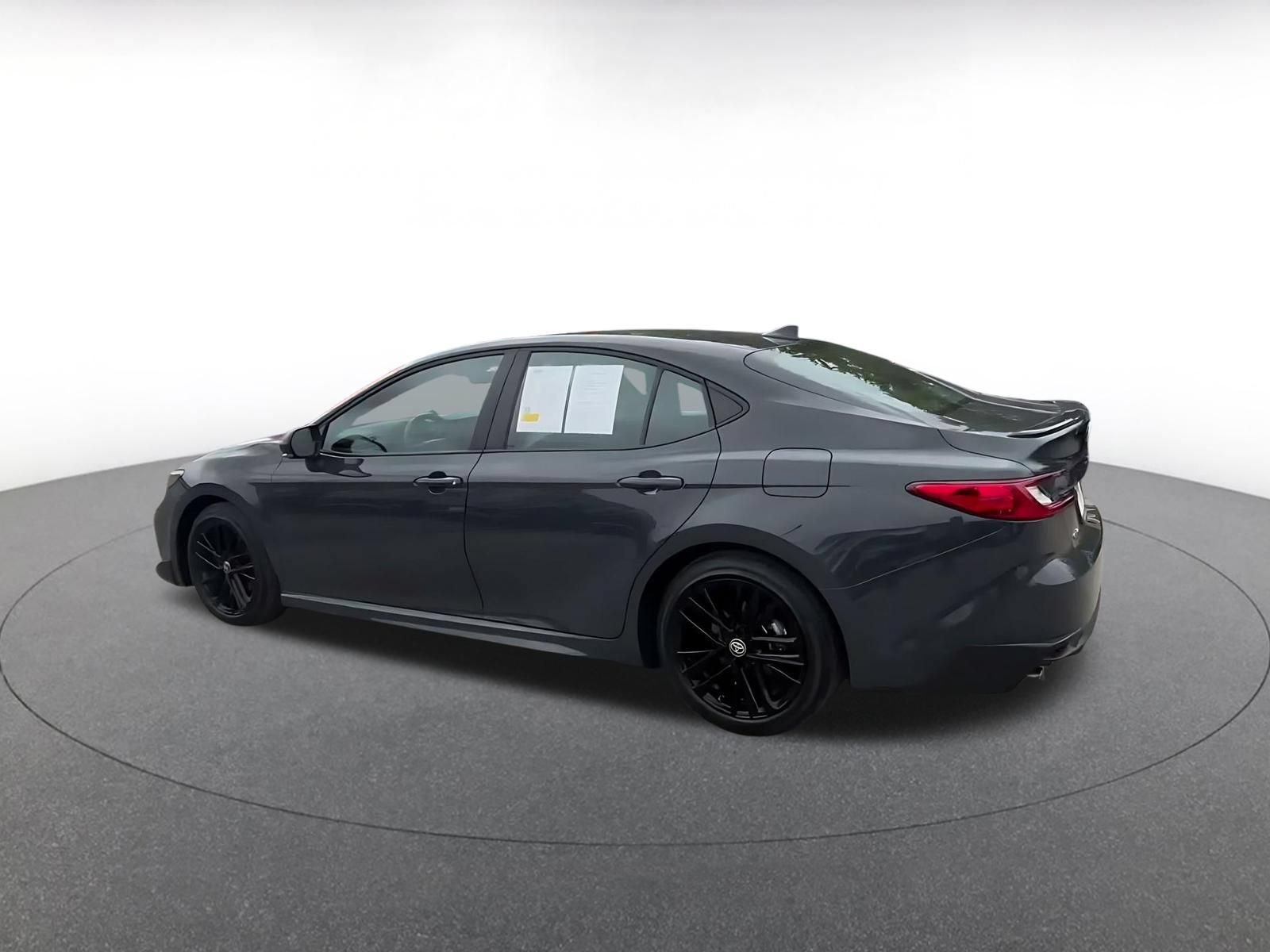 Used 2026 Toyota Camry SE FWD image 9