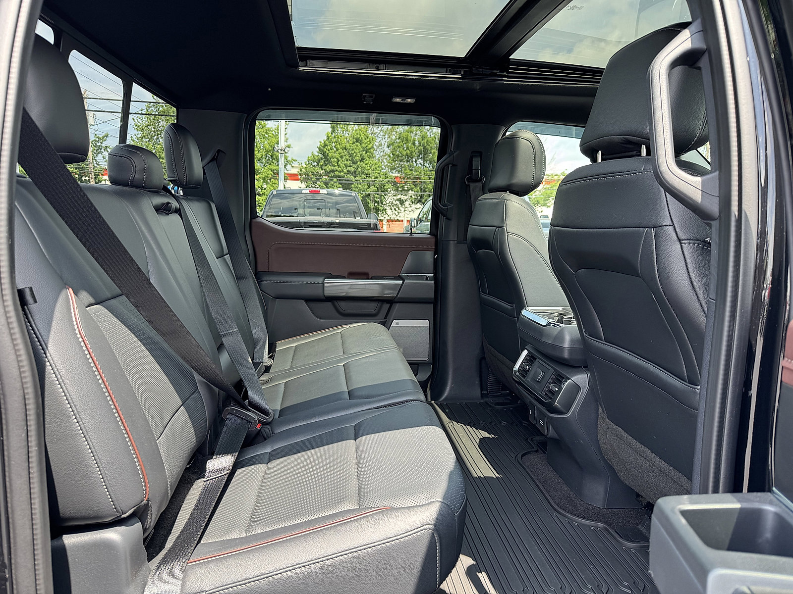 Used 2021 Ford F150 Lariat image 12