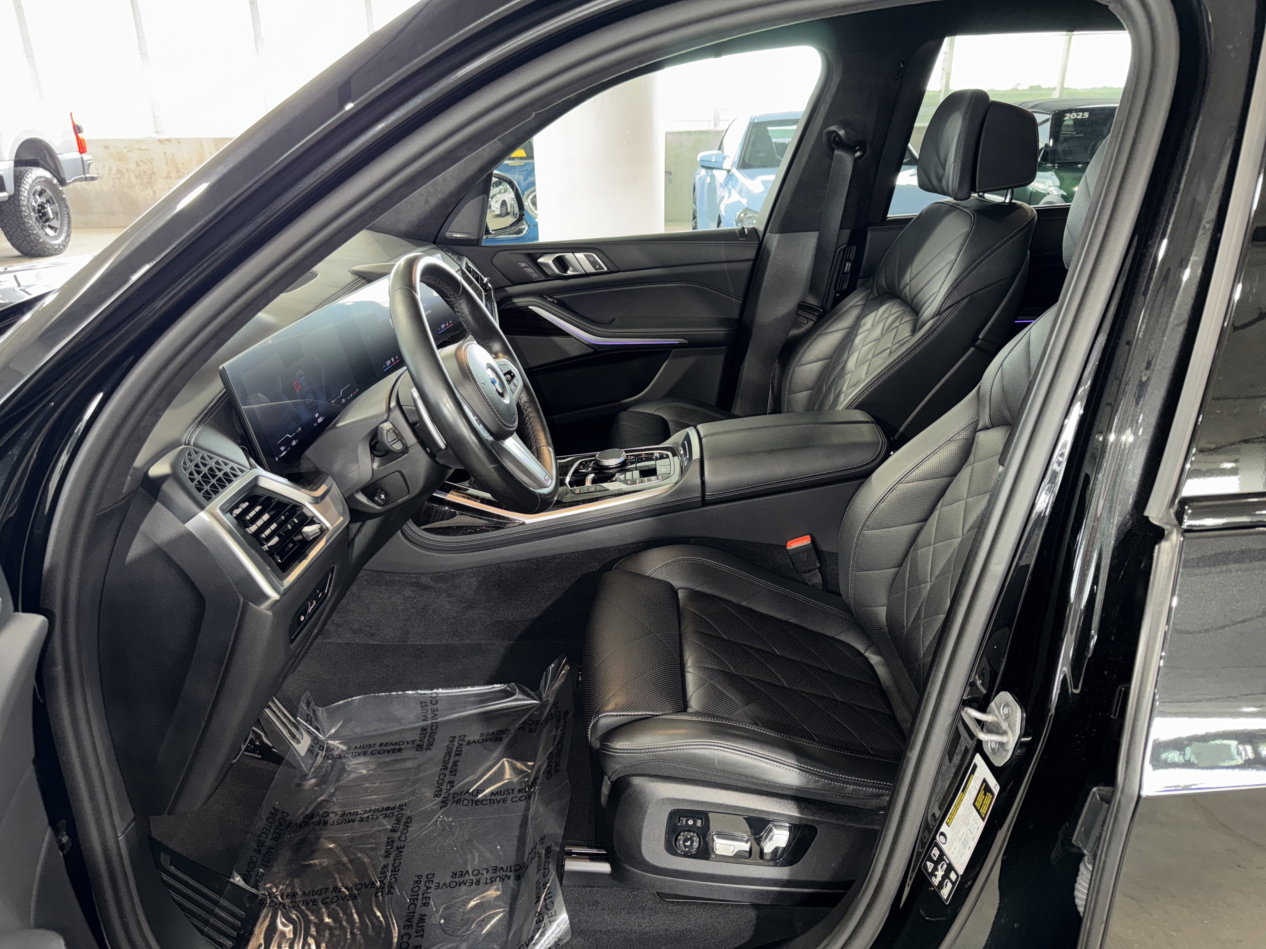 Certified 2025 BMW X7 xDrive40i w/ M Sport Package image 20