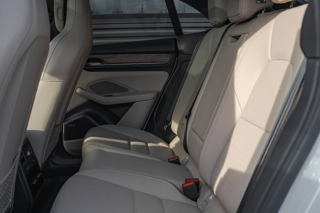 Used 2025 Porsche Macan 4 Electric image 24