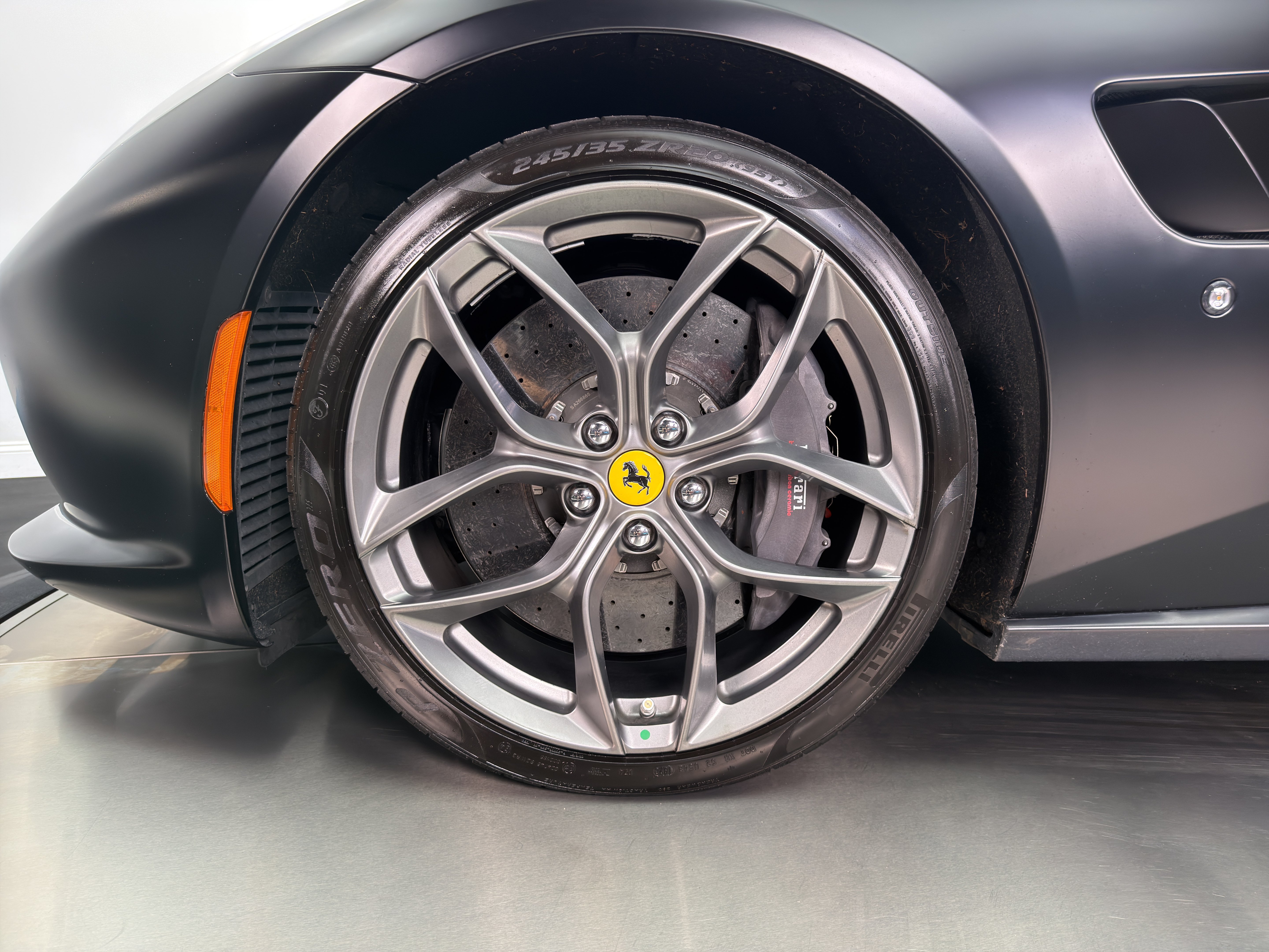 Used 2018 Ferrari GTC4Lusso T RWD image 4