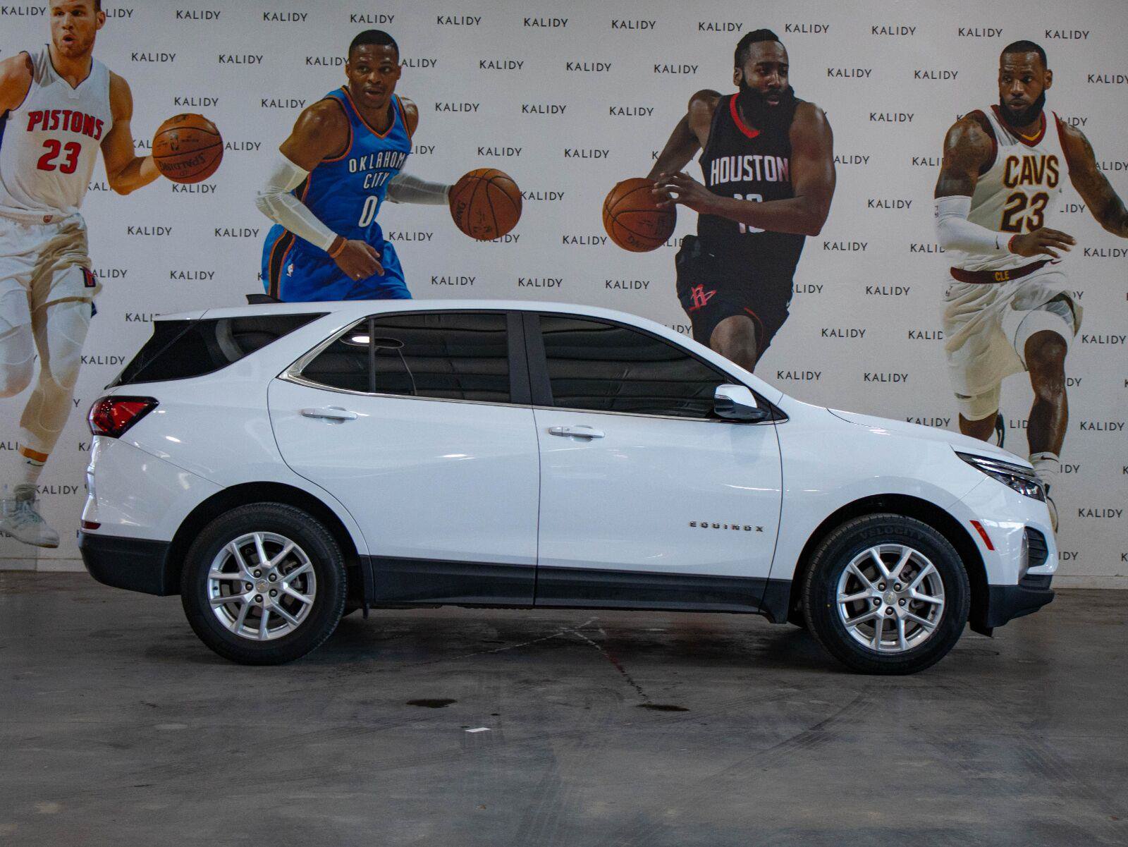 Used 2024 Chevrolet Equinox LT FWD image 17